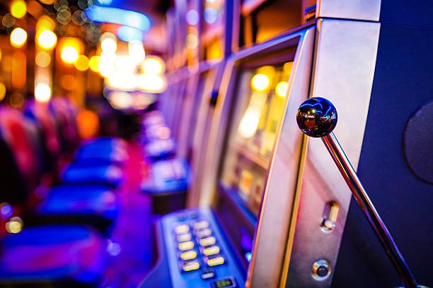 Lucky Neko free spins bonus round with multiplier display